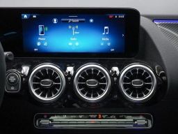 Mercedes-Benz GLA AMG GLA 35 4MATIC SUV 2025