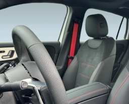 Mercedes-Benz GLA AMG GLA 35 4MATIC SUV 2026