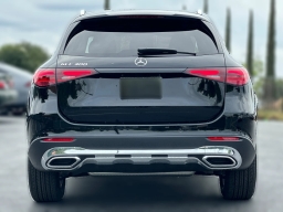Mercedes-Benz GLC GLC 300 SUV 2026
