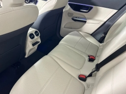 Mercedes-Benz GLC GLC 300 4MATIC SUV 2026