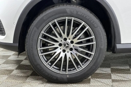 Mercedes-Benz GLC GLC 300 4MATIC SUV 2026