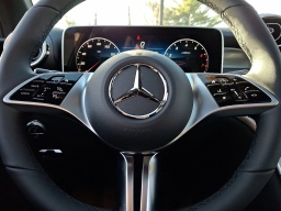 Mercedes-Benz GLC GLC 300 4MATIC SUV 2026