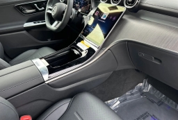 Mercedes-Benz GLC GLC 300 4MATIC SUV 2026