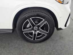 Mercedes-Benz GLC GLC 300 4MATIC SUV 2026