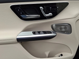 Mercedes-Benz GLC GLC 300 4MATIC SUV 2026