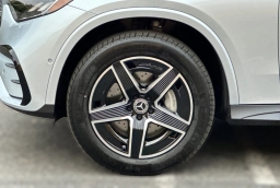 Mercedes-Benz GLC GLC 300 4MATIC SUV 2026