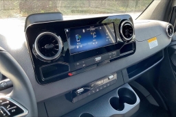 Mercedes-Benz Sprinter Crew Van Standard Roof 4-Cyl Diesel 2500 Standard Roof I4 Diesel 144" RWD 2026