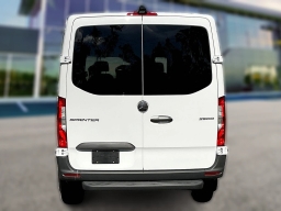 Mercedes-Benz Sprinter Crew Van Standard Roof 4-Cyl Diesel 2500 Standard Roof I4 Diesel 144" RWD 2026