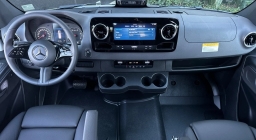 Mercedes-Benz Sprinter Crew Van Standard Roof 4-Cyl Diesel 2500 Standard Roof I4 Diesel 144" RWD 2026