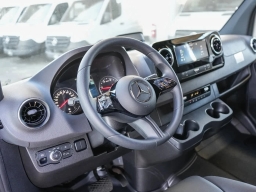 Mercedes-Benz Sprinter Crew Van Standard Roof 4-Cyl Diesel 2500 Standard Roof I4 Diesel 144" RWD 2026