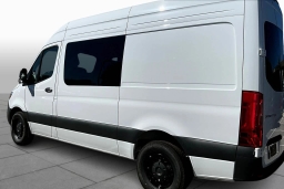 Mercedes-Benz Sprinter Crew Van Standard Roof 4-Cyl Diesel 2500 Standard Roof I4 Diesel 144" RWD 2026