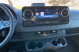 Mercedes-Benz Sprinter Crew Van Standard Roof 4-Cyl Diesel HO 2500 Standard Roof I4 Diesel HO 144" RWD 2026