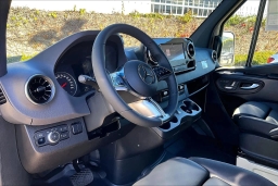 Mercedes-Benz Sprinter Crew Van Standard Roof 4-Cyl Diesel HO 2500 Standard Roof I4 Diesel HO 144" RWD 2026