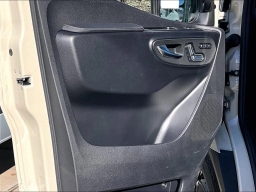 Mercedes-Benz Sprinter Crew Van Standard Roof 4-Cyl Diesel HO 2500 Standard Roof I4 Diesel HO 144" RWD 2026