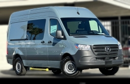 Mercedes-Benz Sprinter Crew Van Standard Roof 4-Cyl Diesel HO 2500 Standard Roof I4 Diesel HO 144" RWD 2026