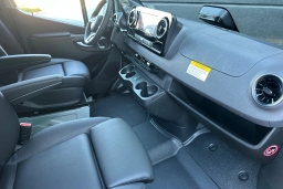 Mercedes-Benz Sprinter Crew Van Standard Roof 4-Cyl Diesel HO 2500 Standard Roof I4 Diesel HO 144" RWD 2026