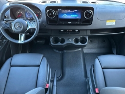 Mercedes-Benz Sprinter Crew Van Standard Roof 4-Cyl Diesel HO 2500 Standard Roof I4 Diesel HO 144" RWD 2026