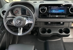 Mercedes-Benz Sprinter Crew Van Standard Roof 4-Cyl Diesel HO 2500 Standard Roof I4 Diesel HO 144" RWD 2025