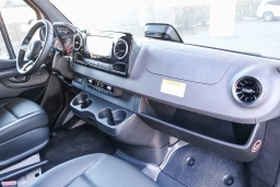 Mercedes-Benz Sprinter Crew Van Standard Roof 4-Cyl Diesel HO 2500 Standard Roof I4 Diesel HO 144" RWD 2026