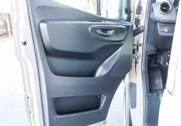 Mercedes-Benz Sprinter Crew Van Standard Roof 4-Cyl Diesel HO 2500 Standard Roof I4 Diesel HO 144" RWD 2026