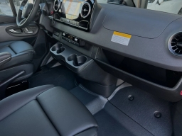 Mercedes-Benz Sprinter Crew Van Standard Roof 4-Cyl Diesel HO 2500 Standard Roof I4 Diesel HO 144" RWD 2025
