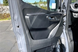 Mercedes-Benz Sprinter Crew Van Standard Roof 4-Cyl Diesel HO 2500 Standard Roof I4 Diesel HO 144" RWD 2026