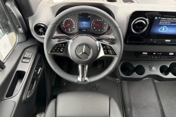 Mercedes-Benz Sprinter Crew Van Standard Roof 4-Cyl Diesel HO 2500 Standard Roof I4 Diesel HO 144" RWD 2026