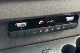 Mercedes-Benz Sprinter Crew Van Standard Roof 4-Cyl Diesel HO 2500 Standard Roof I4 Diesel HO 144" RWD 2026