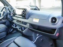 Mercedes-Benz Sprinter Crew Van Standard Roof 4-Cyl Diesel HO 2500 Standard Roof I4 Diesel HO 144" AWD 2026