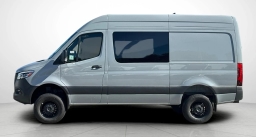 Mercedes-Benz Sprinter Crew Van Standard Roof 4-Cyl Diesel HO 2500 Standard Roof I4 Diesel HO 144" AWD 2026