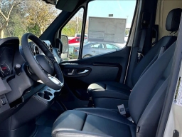 Mercedes-Benz Sprinter Crew Van Standard Roof 4-Cyl Diesel HO 2500 Standard Roof I4 Diesel HO 144" AWD 2026