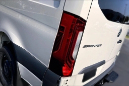 Mercedes-Benz Sprinter Crew Van Standard Roof 4-Cyl Diesel HO 2500 Standard Roof I4 Diesel HO 144" AWD 2026