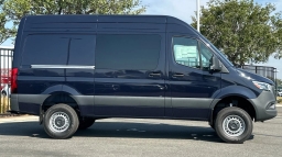 Mercedes-Benz Sprinter Crew Van Standard Roof 4-Cyl Diesel HO 2500 Standard Roof I4 Diesel HO 144" AWD 2025