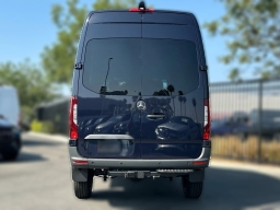 Mercedes-Benz Sprinter Crew Van Standard Roof 4-Cyl Diesel HO 2500 Standard Roof I4 Diesel HO 144" AWD 2025