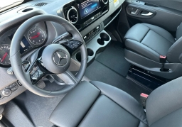 Mercedes-Benz Sprinter Crew Van Standard Roof 4-Cyl Diesel HO 2500 Standard Roof I4 Diesel HO 144" AWD 2025