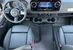Mercedes-Benz Sprinter Crew Van Standard Roof 4-Cyl Diesel HO 2500 Standard Roof I4 Diesel HO 144" AWD 2025