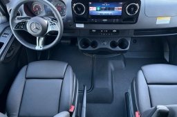 Mercedes-Benz Sprinter Crew Van High Roof 4-Cyl Diesel HO 2500 High Roof I4 Diesel HO 170" AWD 2026