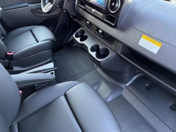 Mercedes-Benz Sprinter Crew Van High Roof 4-Cyl Diesel HO 2500 High Roof I4 Diesel HO 170" AWD 2026