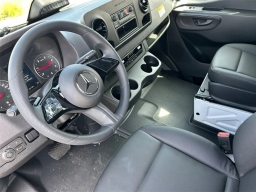 Mercedes-Benz Sprinter Cargo Van Standard Roof 4-Cyl Diesel 2500 Standard Roof I4 Diesel 144" RWD 2025
