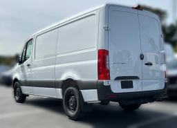 Mercedes-Benz Sprinter Cargo Van Standard Roof 4-Cyl Diesel 2500 Standard Roof I4 Diesel 144" RWD 2026