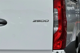 Mercedes-Benz Sprinter Cargo Van Standard Roof 4-Cyl Diesel 2500 Standard Roof I4 Diesel 144" RWD 2026
