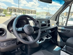 Mercedes-Benz Sprinter Cargo Van Standard Roof 4-Cyl Diesel 2500 Standard Roof I4 Diesel 144" RWD 2025