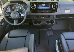 Mercedes-Benz Sprinter Cargo Van Standard Roof 4-Cyl Diesel 2500 Standard Roof I4 Diesel 144" RWD 2025