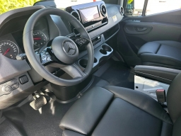 Mercedes-Benz Sprinter Cargo Van Standard Roof 4-Cyl Diesel 2500 Standard Roof I4 Diesel 144" RWD 2025