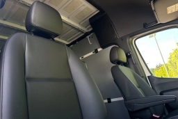 Mercedes-Benz Sprinter Cargo Van Standard Roof 4-Cyl Diesel 2500 Standard Roof I4 Diesel 144" RWD 2025