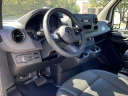 Mercedes-Benz Sprinter Cargo Van Standard Roof 4-Cyl Diesel 2500 Standard Roof I4 Diesel 144" RWD 2025