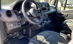 Mercedes-Benz Sprinter Cargo Van Standard Roof 4-Cyl Diesel 2500 Standard Roof I4 Diesel 144" RWD 2025