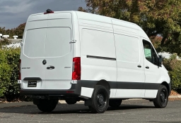 Mercedes-Benz Sprinter Crew Van Standard Roof 4-Cyl Diesel 2500 Standard Roof I4 Diesel 144" RWD 2026