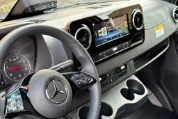 Mercedes-Benz Sprinter Crew Van Standard Roof 4-Cyl Diesel 2500 Standard Roof I4 Diesel 144" RWD 2026