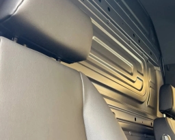 Mercedes-Benz Sprinter Crew Van Standard Roof 4-Cyl Diesel 2500 Standard Roof I4 Diesel 144" RWD 2026